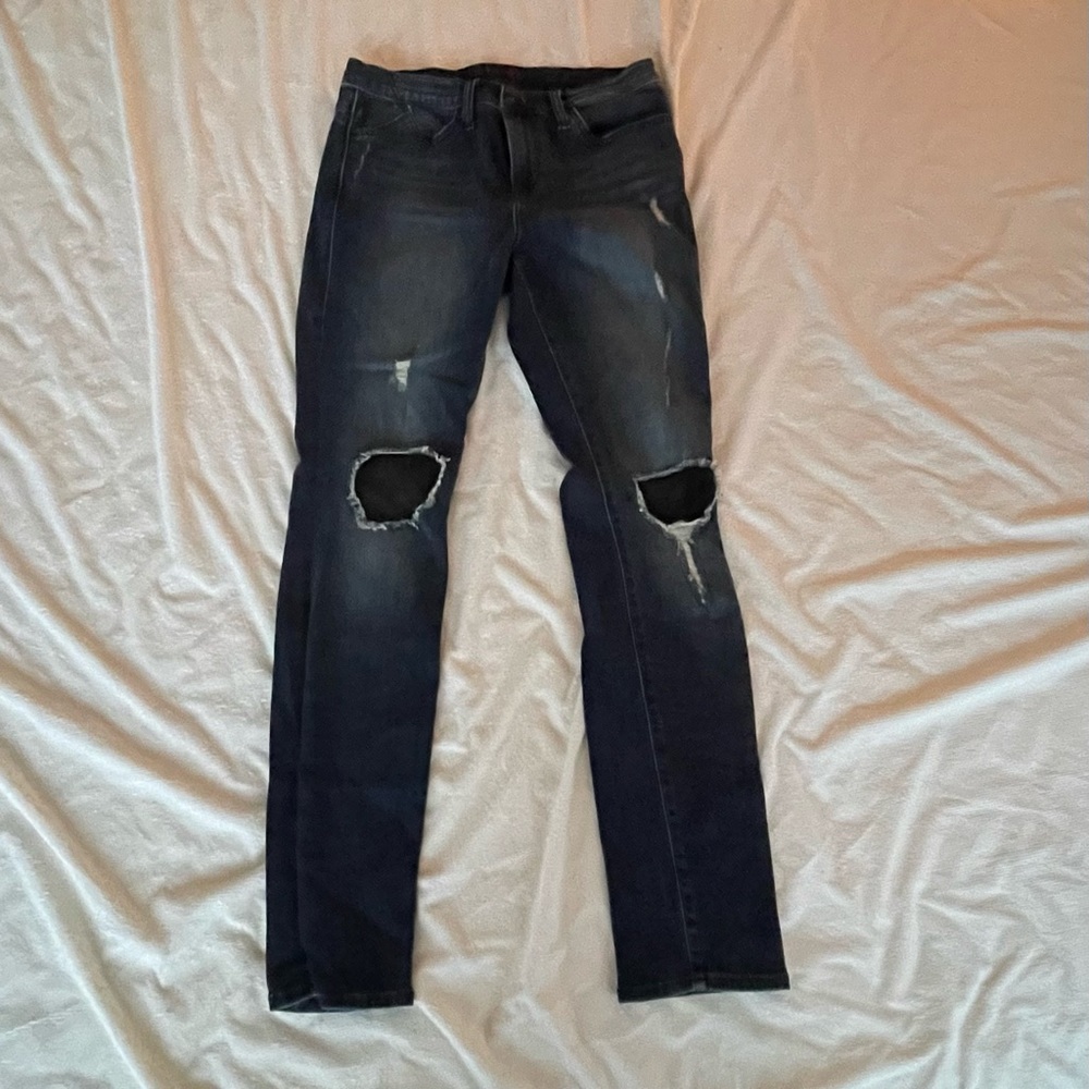 Rock & Republic Berlin skinny jeans w/black netting at knees. Size 10M